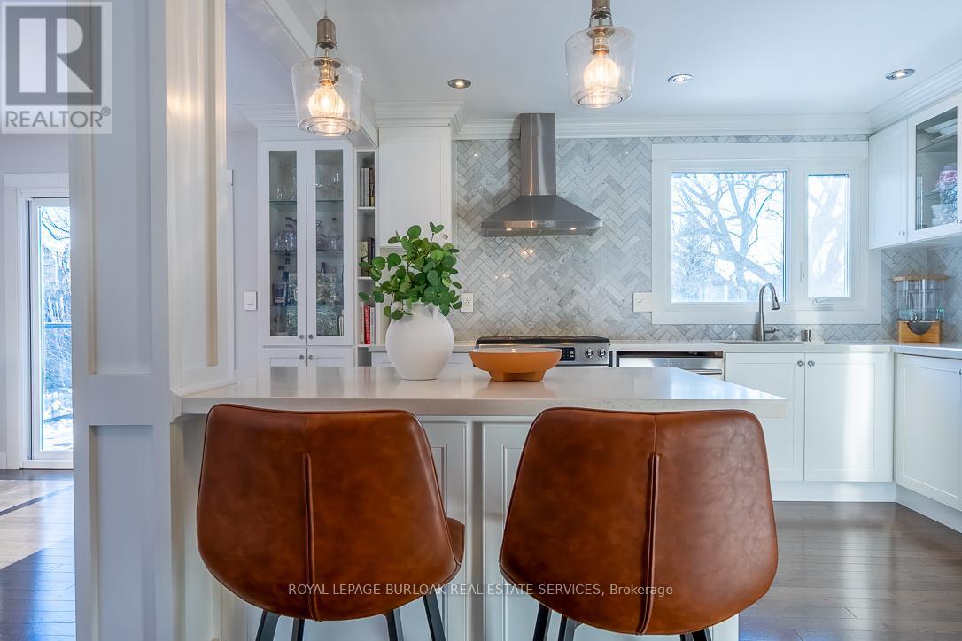 704 Francis Road, Burlington, Ontario  L7T 3X7 - Photo 14 - W12762068