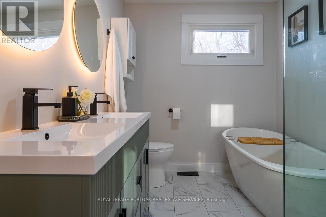 704 Francis Road, Burlington, Ontario  L7T 3X7 - Photo 24 - W12762068