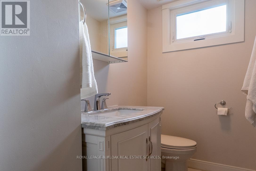 704 Francis Road, Burlington, Ontario  L7T 3X7 - Photo 32 - W12762068