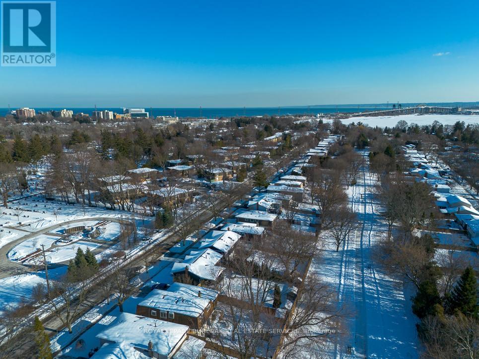 704 Francis Road, Burlington, Ontario  L7T 3X7 - Photo 40 - W12762068