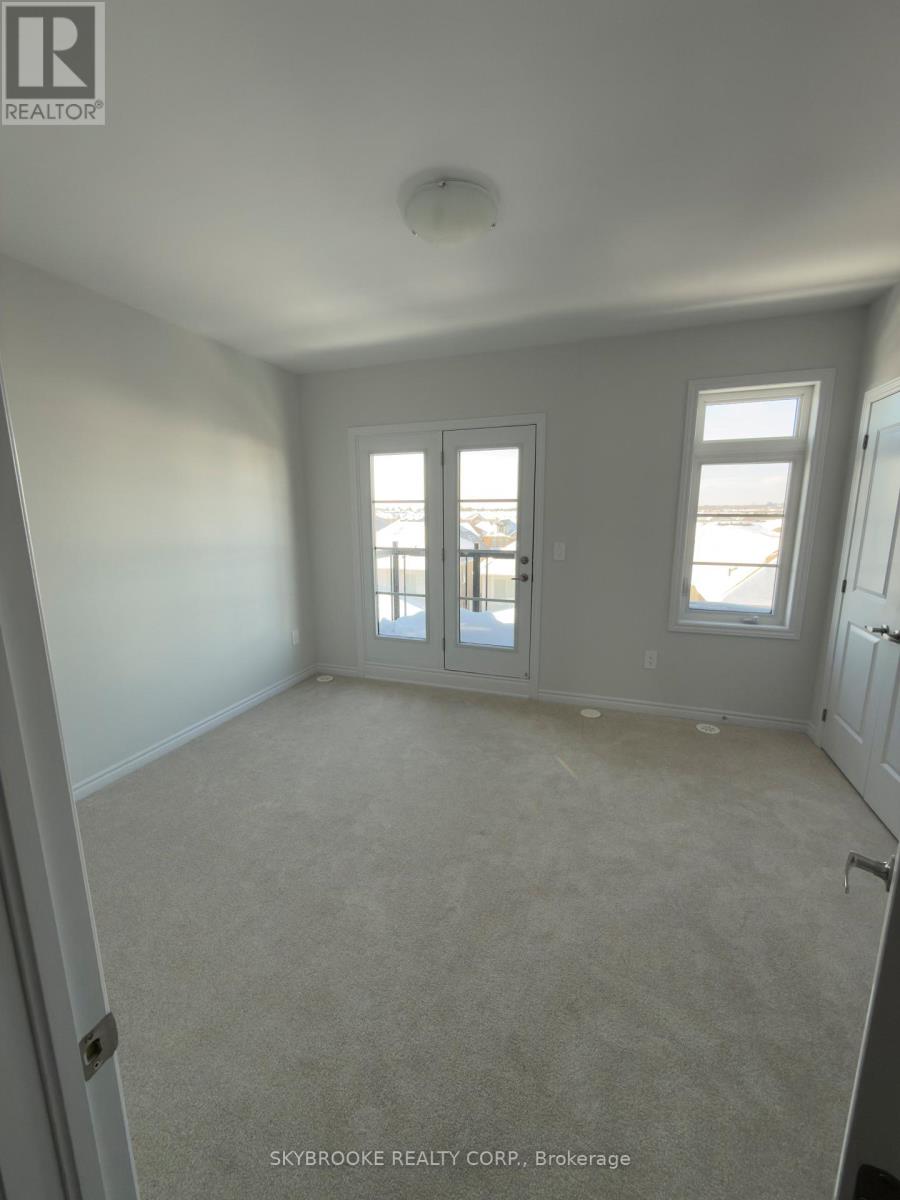 5977 Saigon Street, Mississauga, Ontario  L5V 0E9 - Photo 11 - W12762074