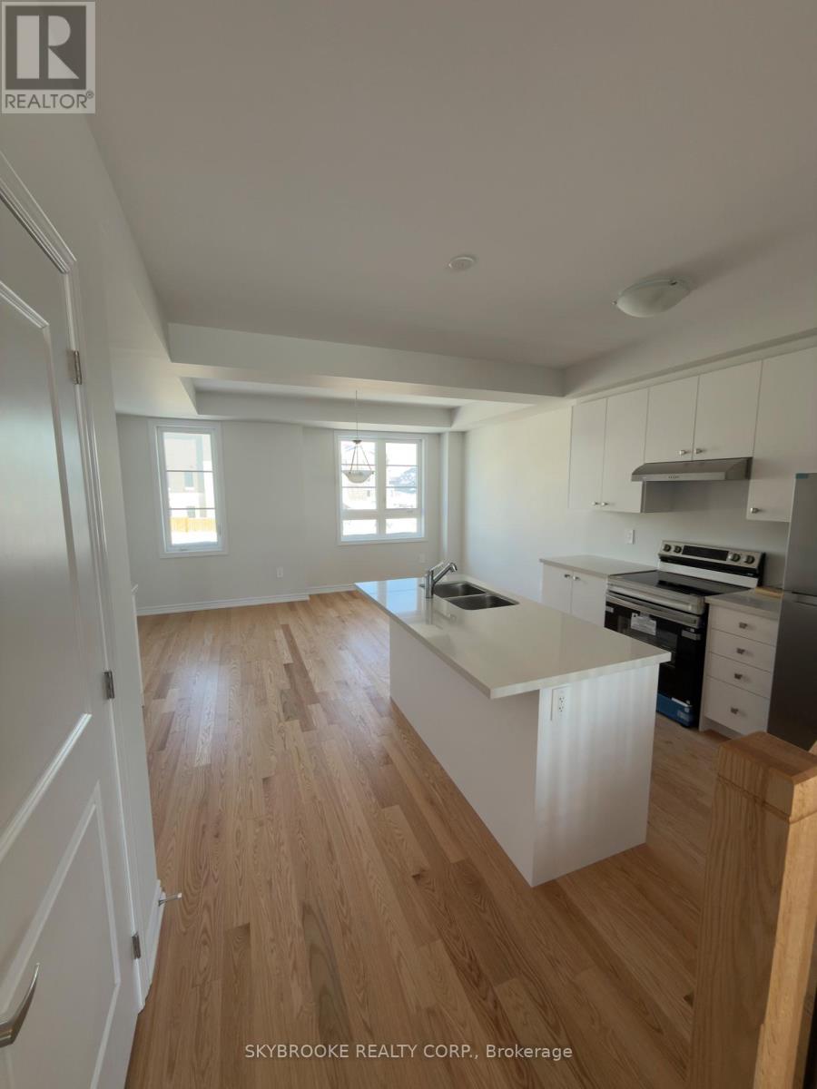 5977 Saigon Street, Mississauga, Ontario  L5V 0E9 - Photo 5 - W12762074