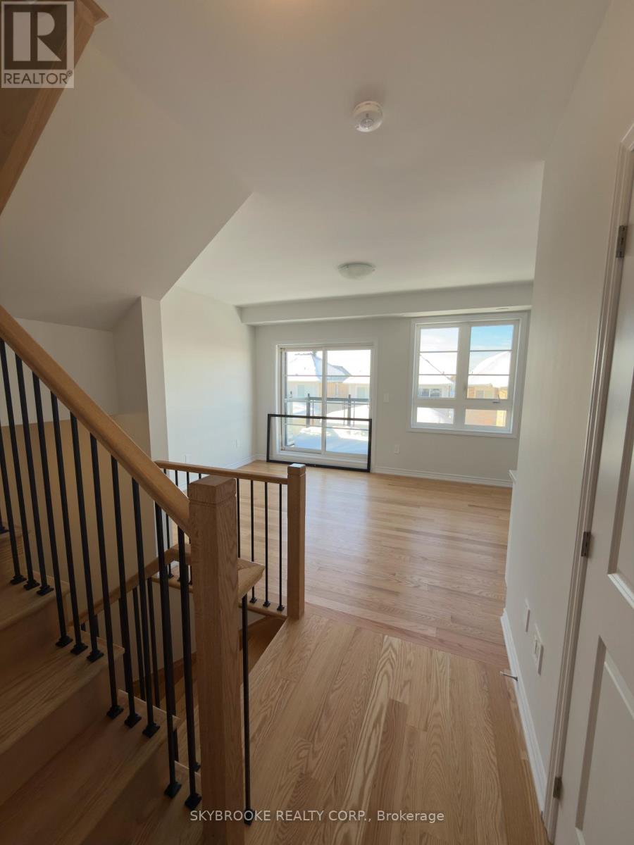 5977 Saigon Street, Mississauga, Ontario  L5V 0E9 - Photo 7 - W12762074