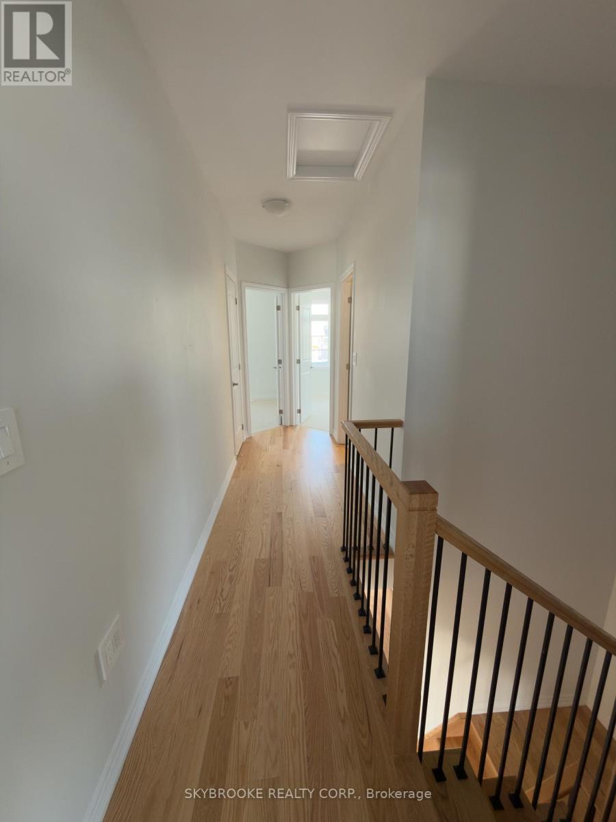 5977 Saigon Street, Mississauga, Ontario  L5V 0E9 - Photo 9 - W12762074