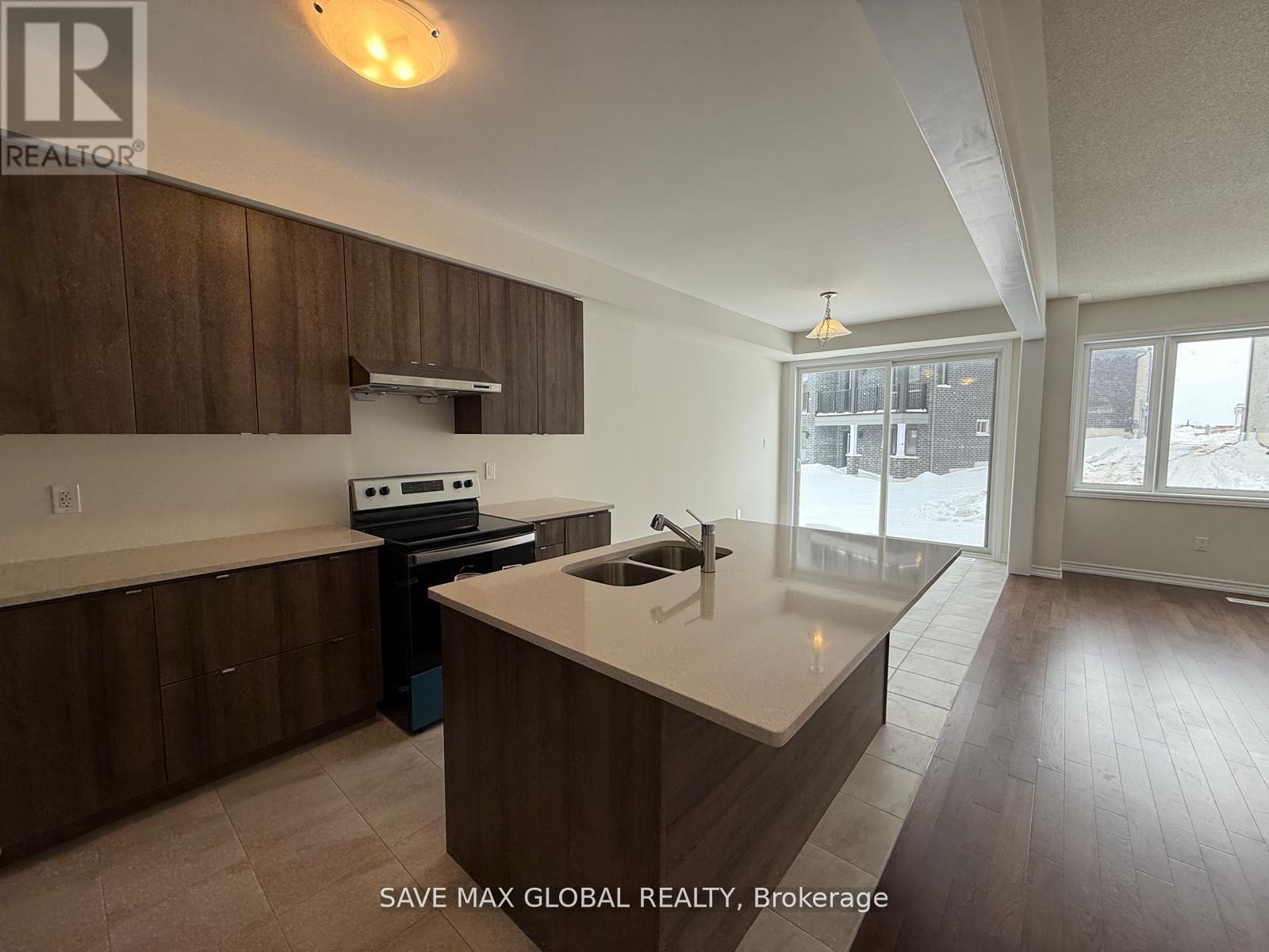 18 Lipscott Drive, Caledon, Ontario  L7C 4J7 - Photo 3 - W12762076