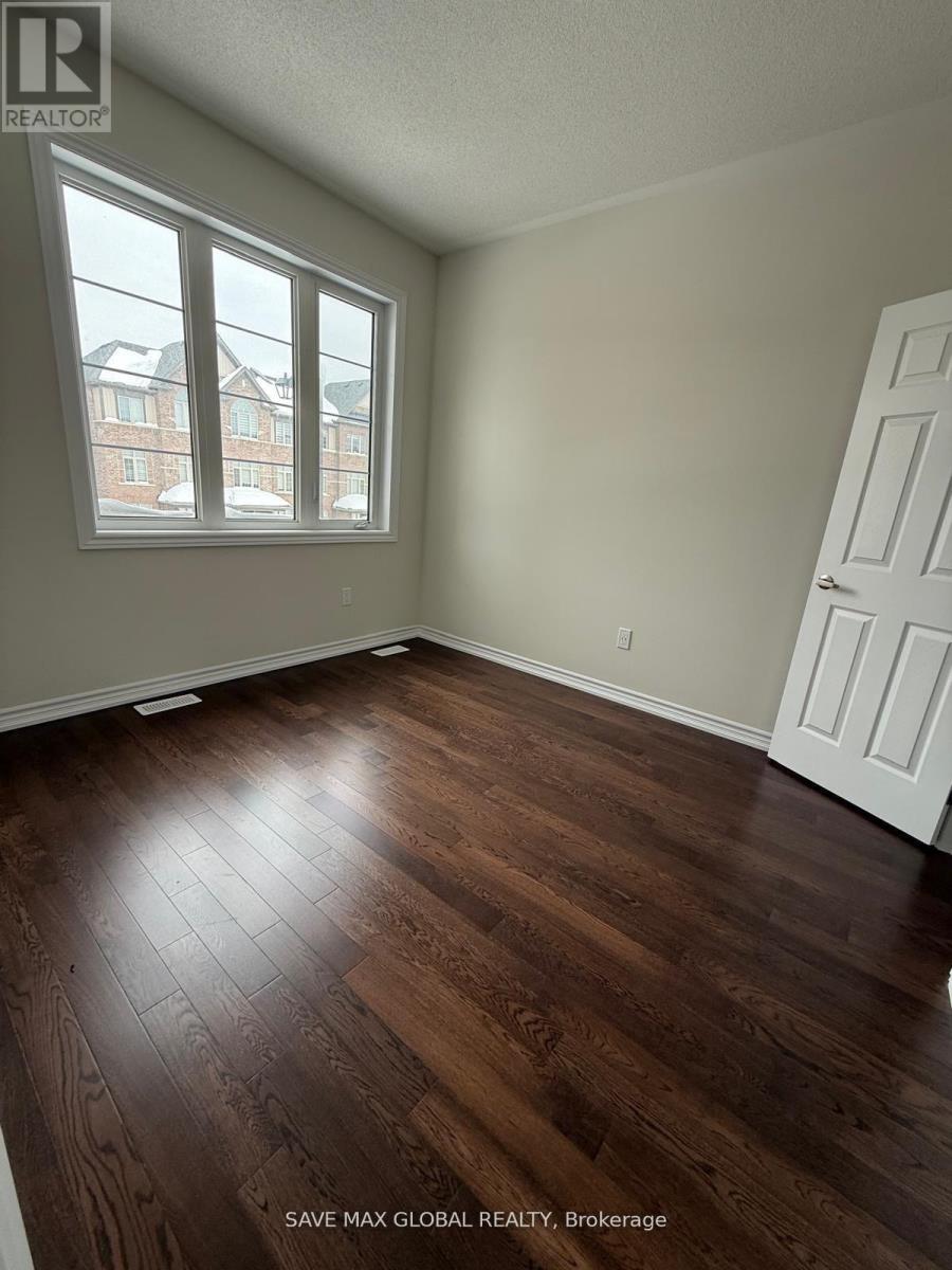 18 Lipscott Drive, Caledon, Ontario  L7C 4J7 - Photo 5 - W12762076