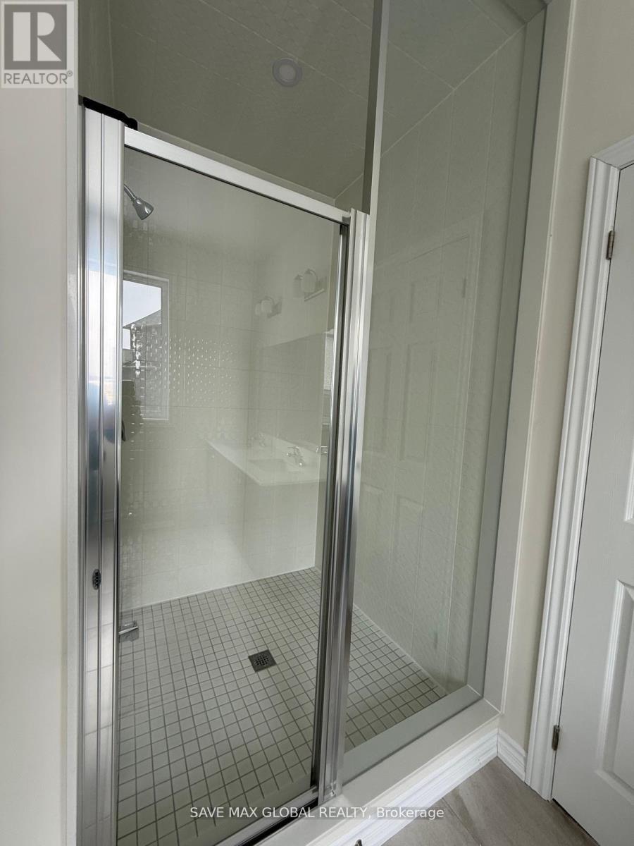 18 Lipscott Drive, Caledon, Ontario  L7C 4J7 - Photo 8 - W12762076