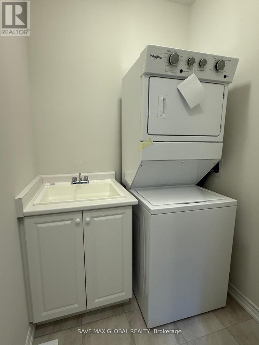 18 Lipscott Drive, Caledon, Ontario  L7C 4J7 - Photo 9 - W12762076