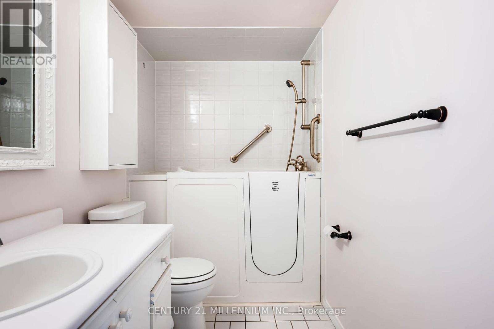 1708 - 20 Mcfarlane Drive, Halton Hills, Ontario  L7G 5J8 - Photo 16 - W12762082