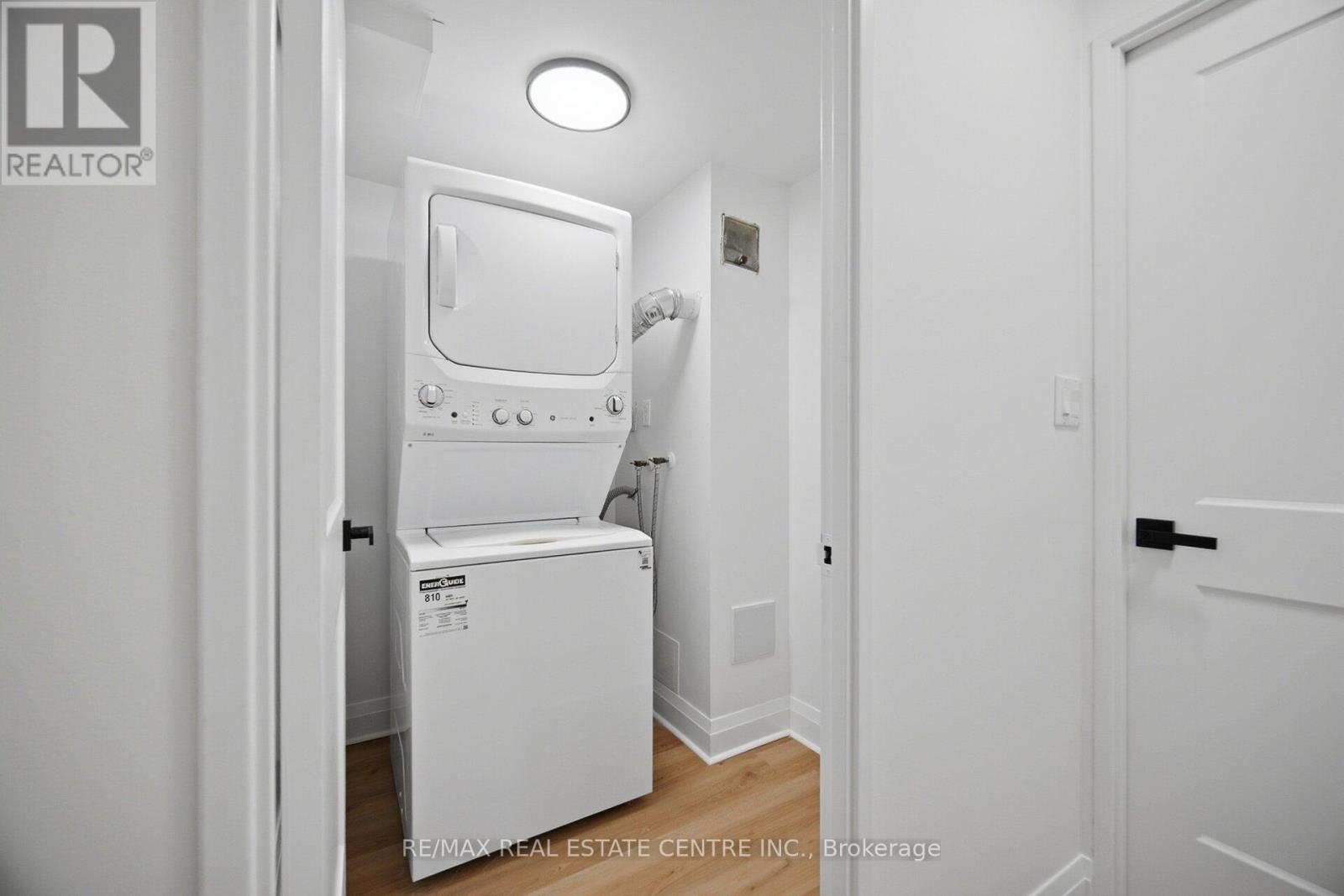 409 - 155 Hillcrest Avenue, Mississauga, Ontario  L5B 3Z2 - Photo 21 - W12762102