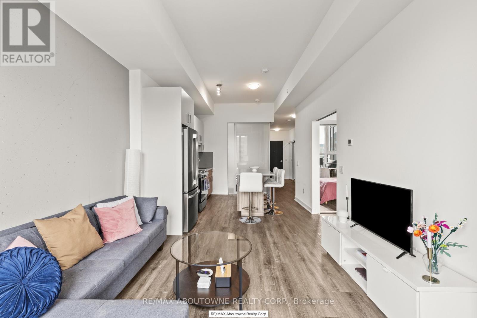 307 - 2007 James Street, Burlington, Ontario  L7R 0G7 - Photo 13 - W12762126