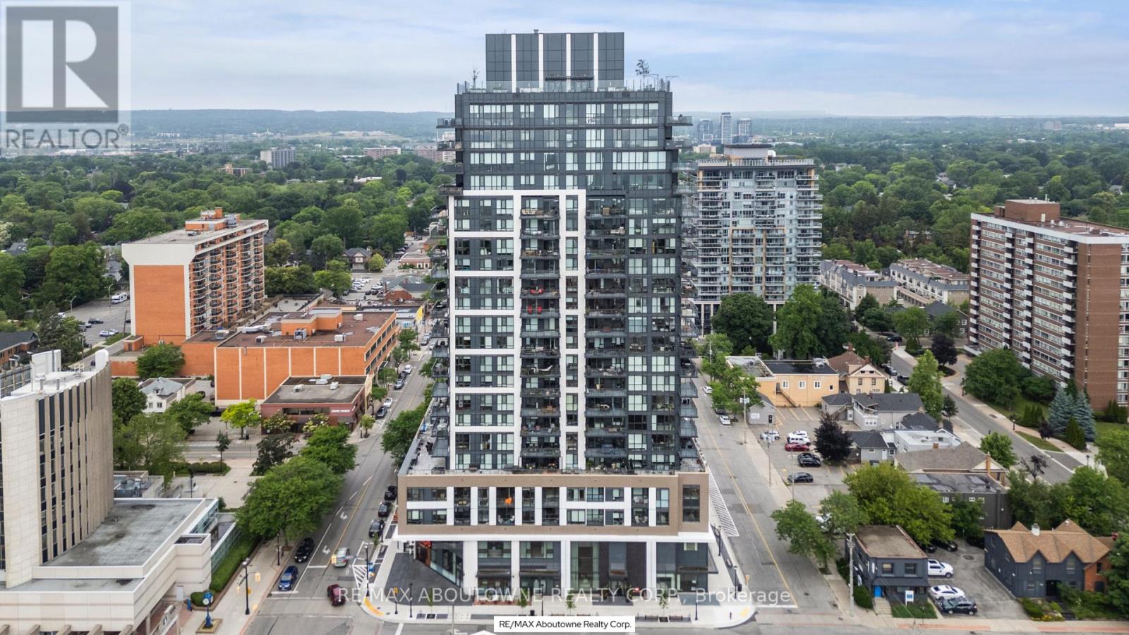 307 - 2007 James Street, Burlington, Ontario  L7R 0G7 - Photo 3 - W12762126