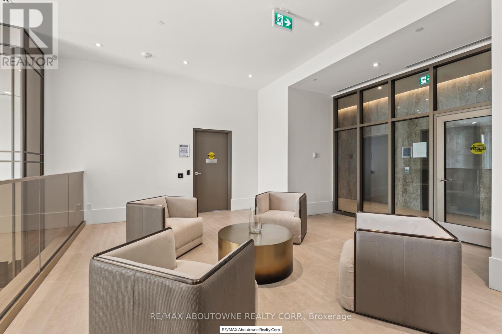 307 - 2007 James Street, Burlington, Ontario  L7R 0G7 - Photo 7 - W12762126