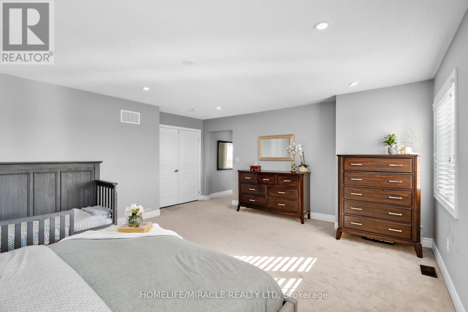 8 Everlasting Court, Brampton, Ontario  M9N 3X5 - Photo 21 - W12762144