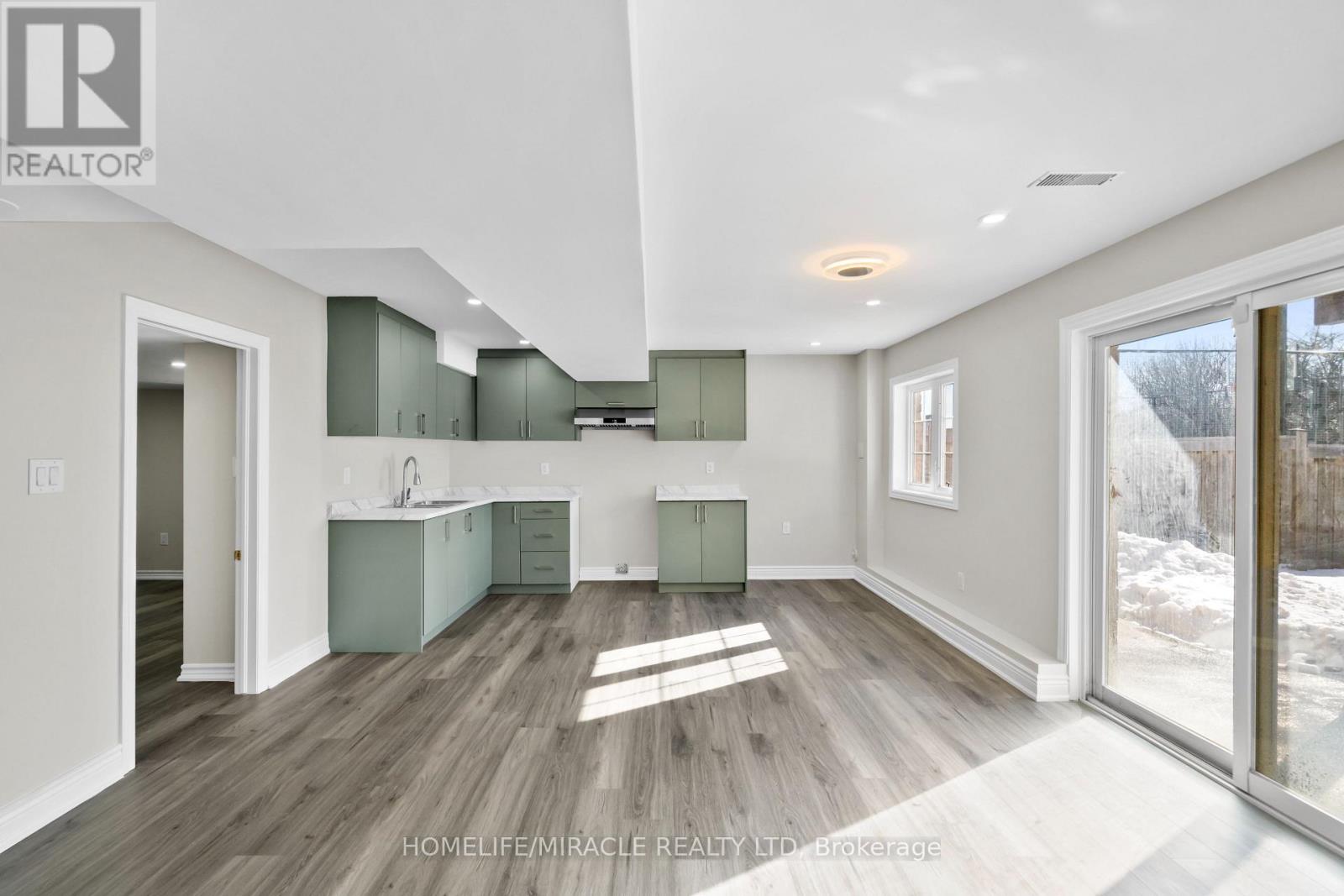 8 Everlasting Court, Brampton, Ontario  M9N 3X5 - Photo 39 - W12762144