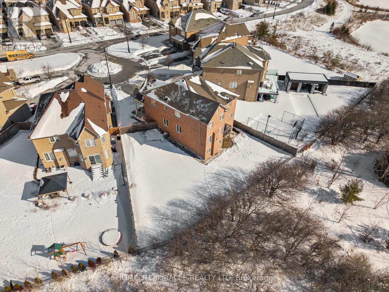 8 Everlasting Court, Brampton, Ontario  M9N 3X5 - Photo 50 - W12762144