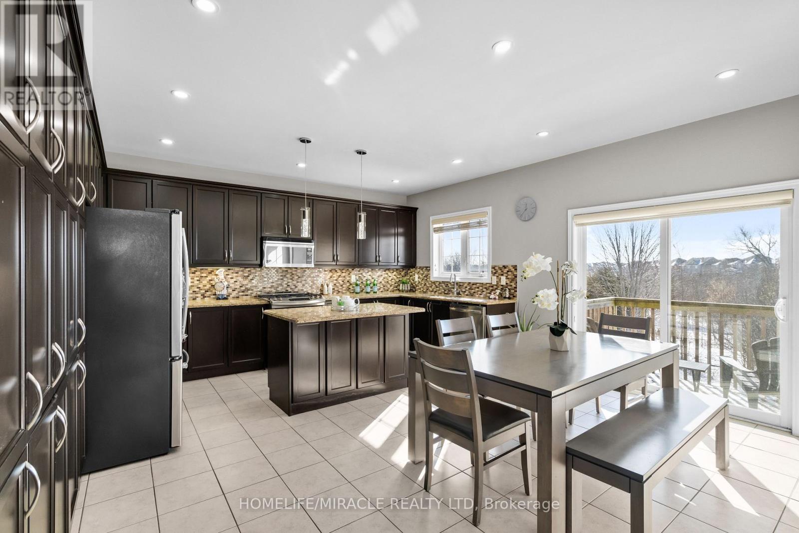 8 Everlasting Court, Brampton, Ontario  M9N 3X5 - Photo 8 - W12762144