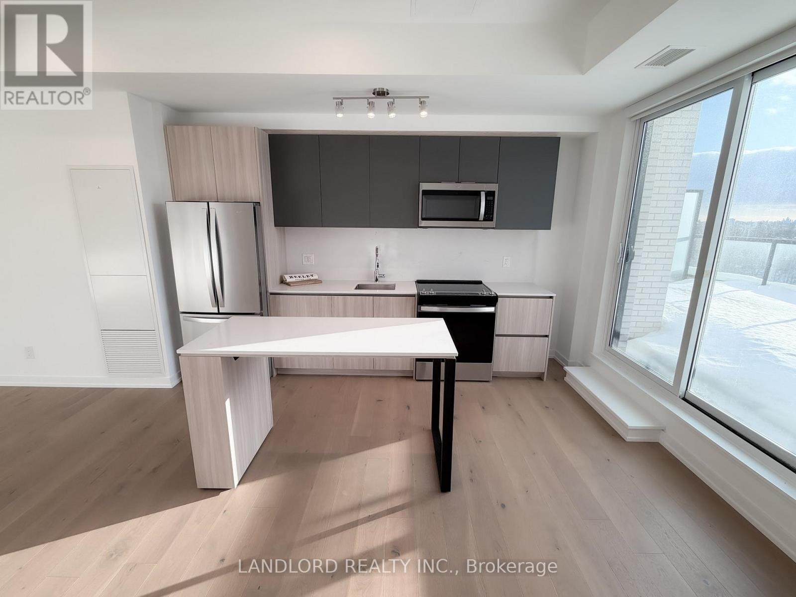 608 - 3100 Keele Street, Toronto, Ontario  M3M 0E1 - Photo 4 - W12762150