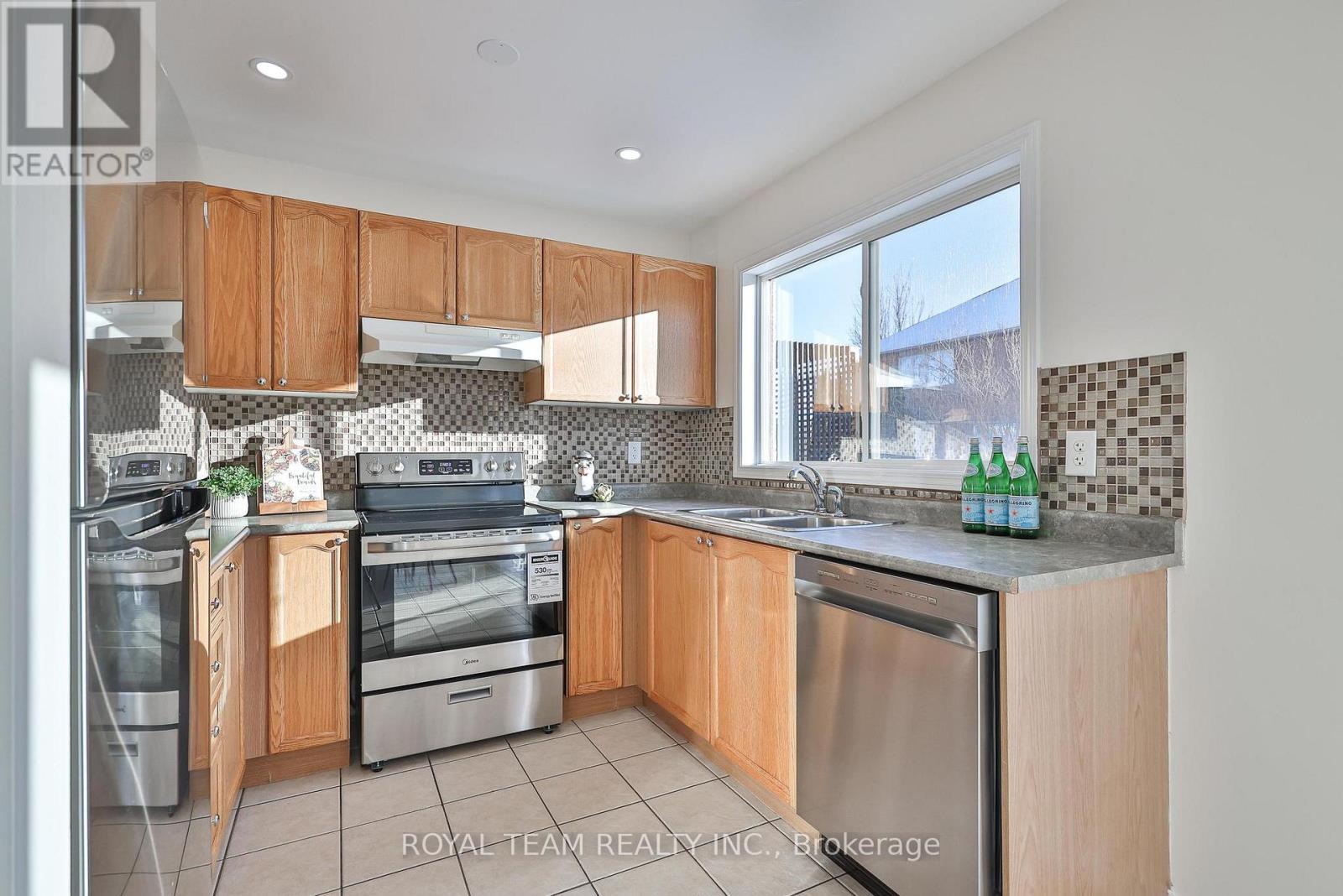 2439 Hollybrook Drive, Oakville, Ontario  L6M 4S8 - Photo 18 - W12762174