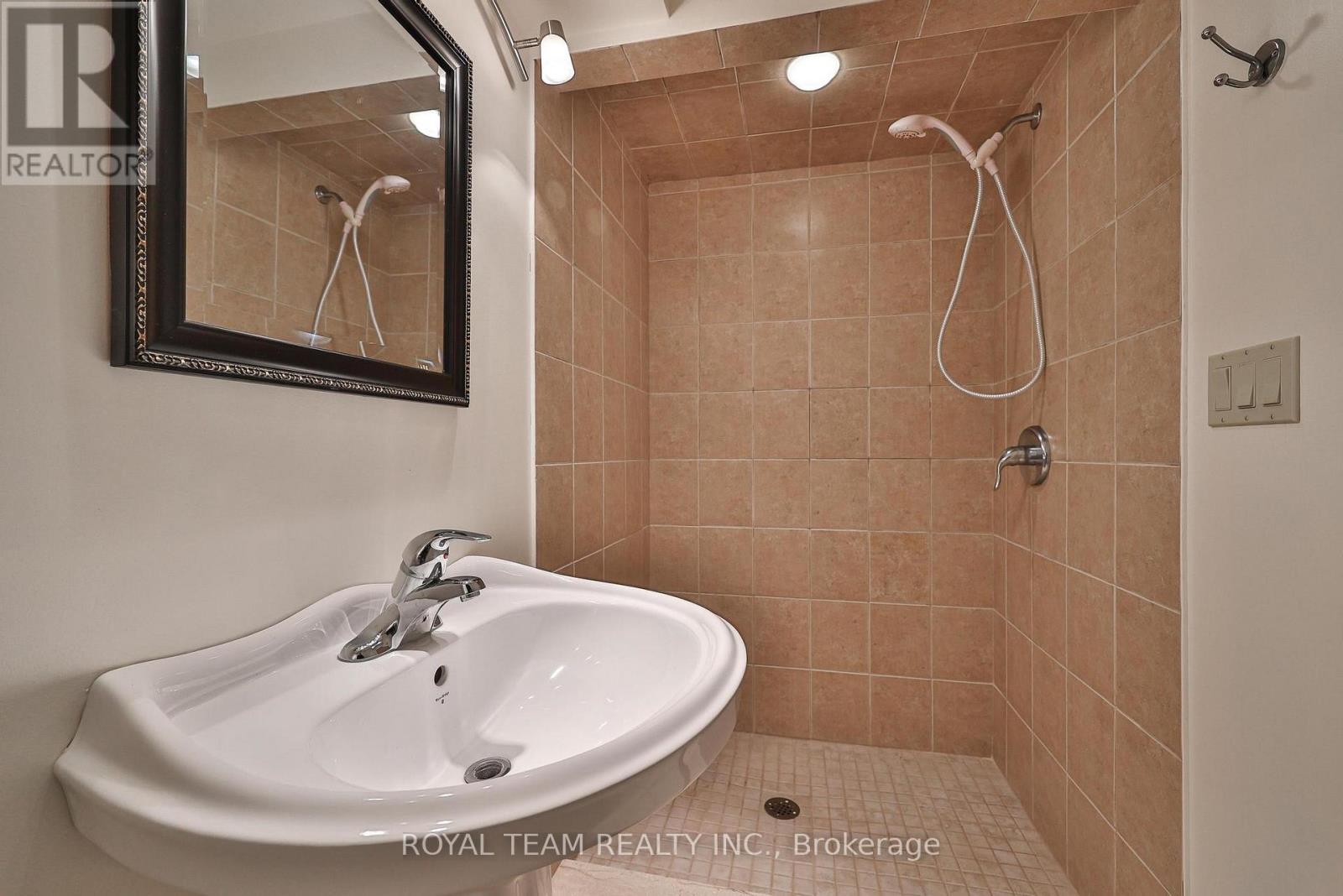 2439 Hollybrook Drive, Oakville, Ontario  L6M 4S8 - Photo 33 - W12762174