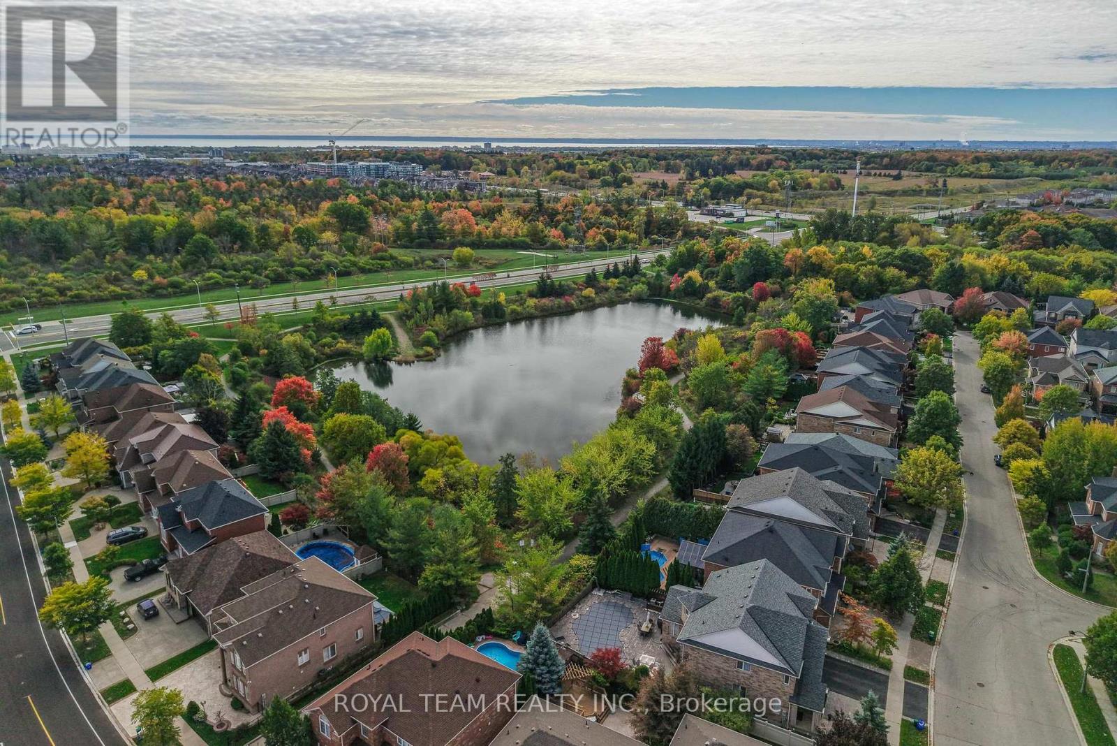 2439 Hollybrook Drive, Oakville, Ontario  L6M 4S8 - Photo 48 - W12762174