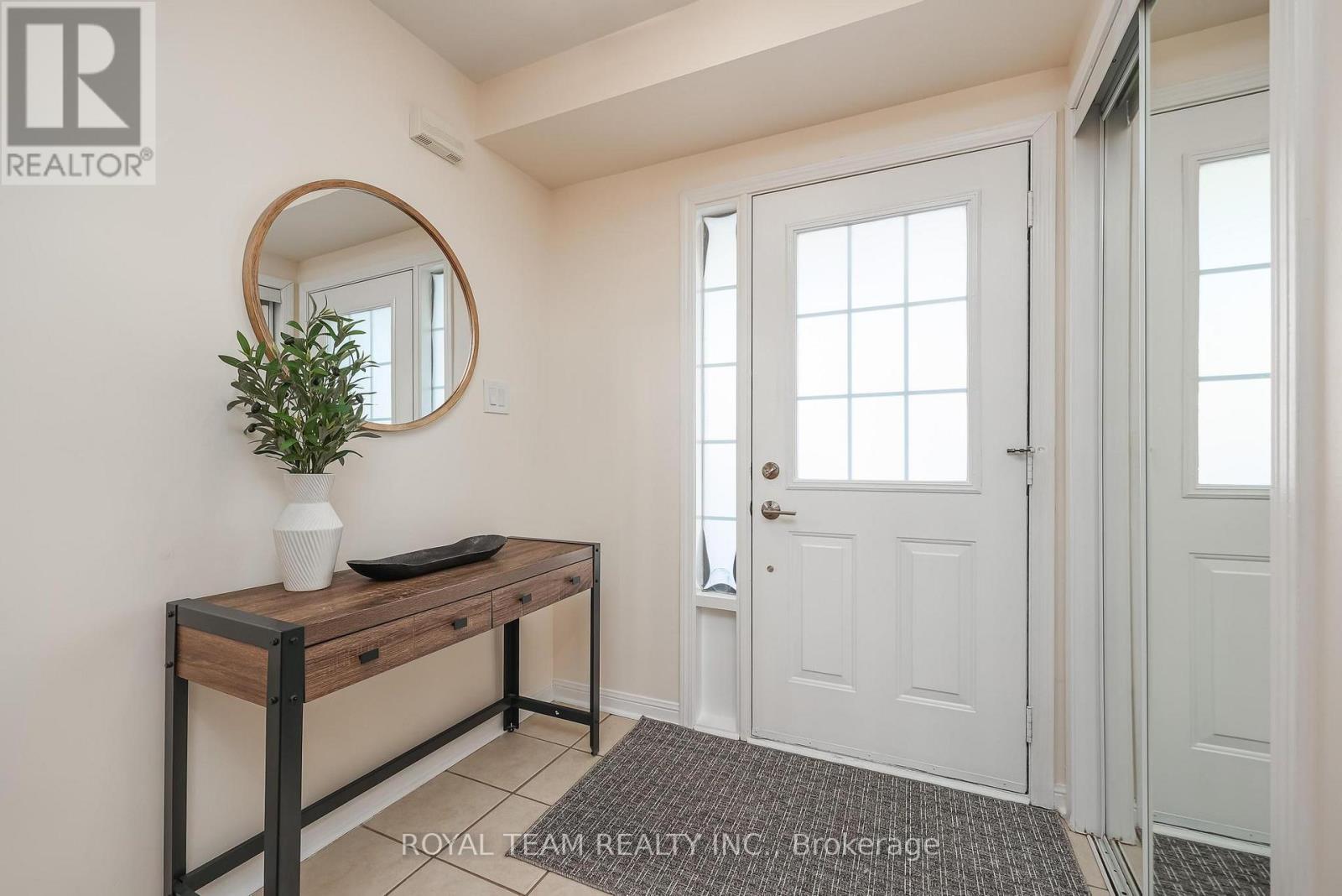 2439 Hollybrook Drive, Oakville, Ontario  L6M 4S8 - Photo 6 - W12762174