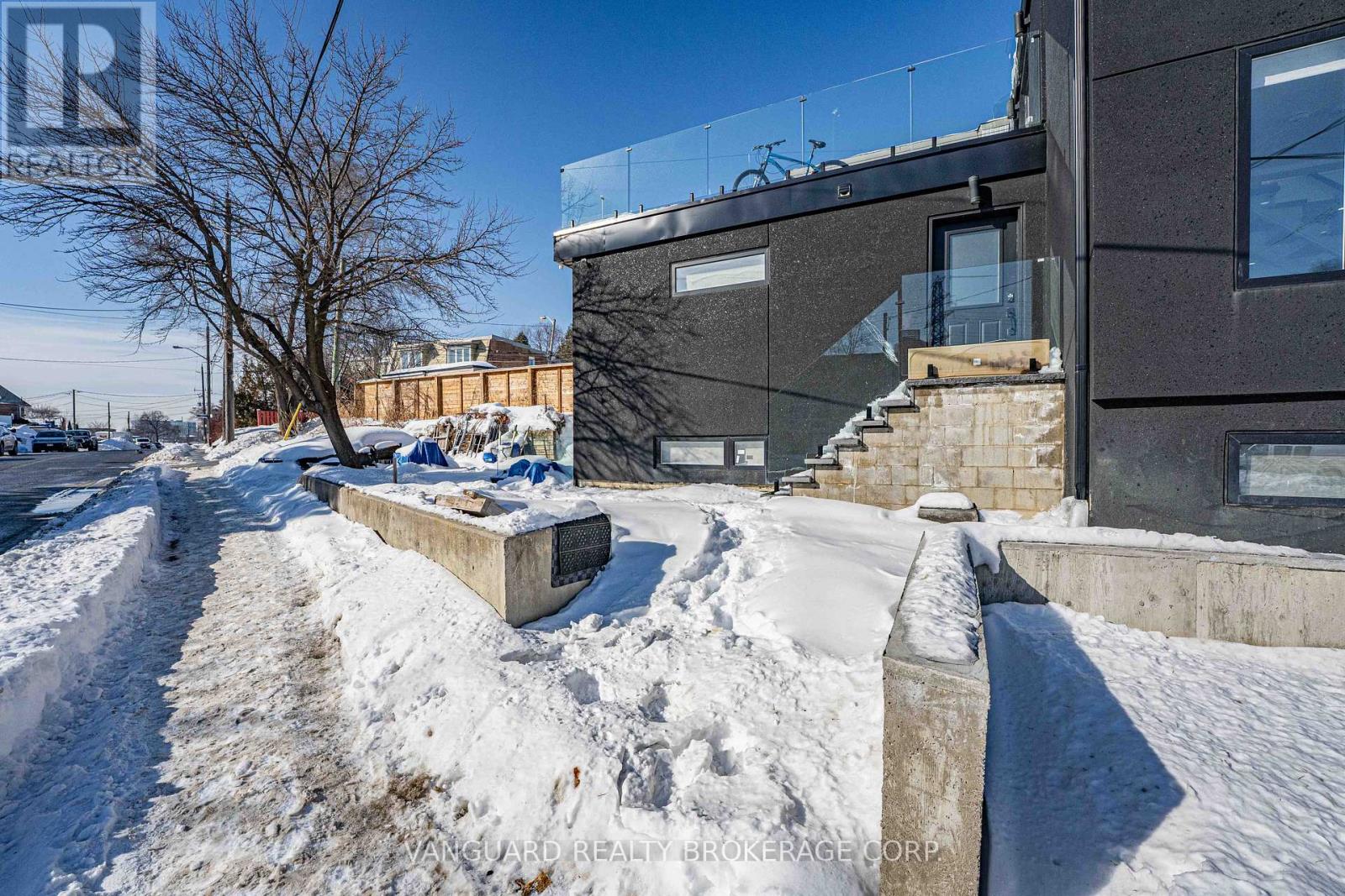 410 Maybank Avenue, Toronto, Ontario  M6N 3S8 - Photo 17 - W12762196