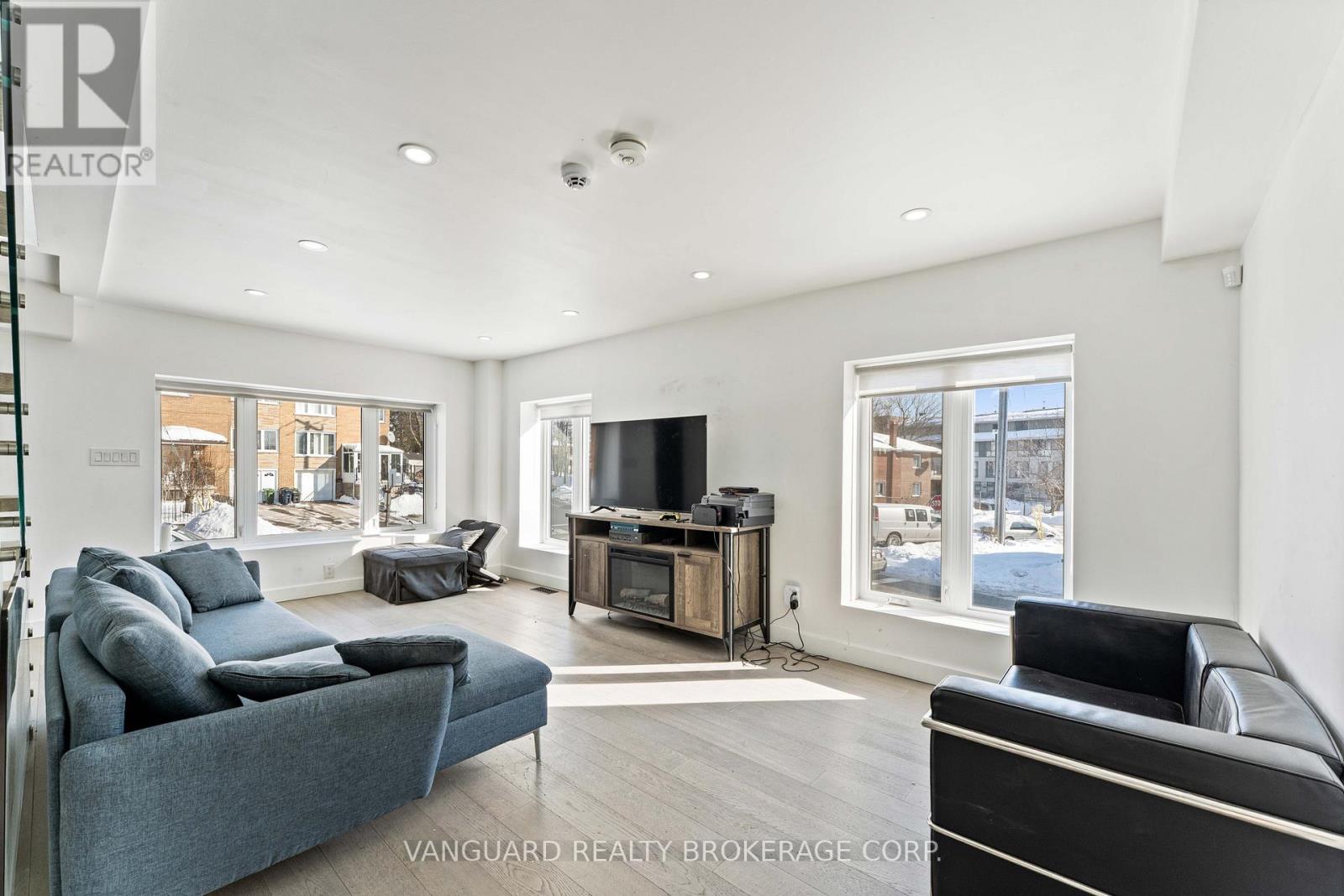 410 Maybank Avenue, Toronto, Ontario  M6N 3S8 - Photo 25 - W12762196