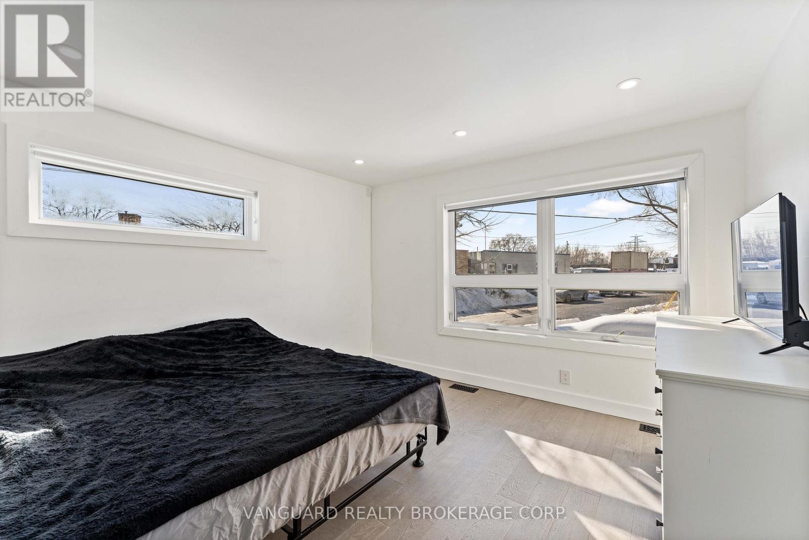 410 Maybank Avenue, Toronto, Ontario  M6N 3S8 - Photo 32 - W12762196