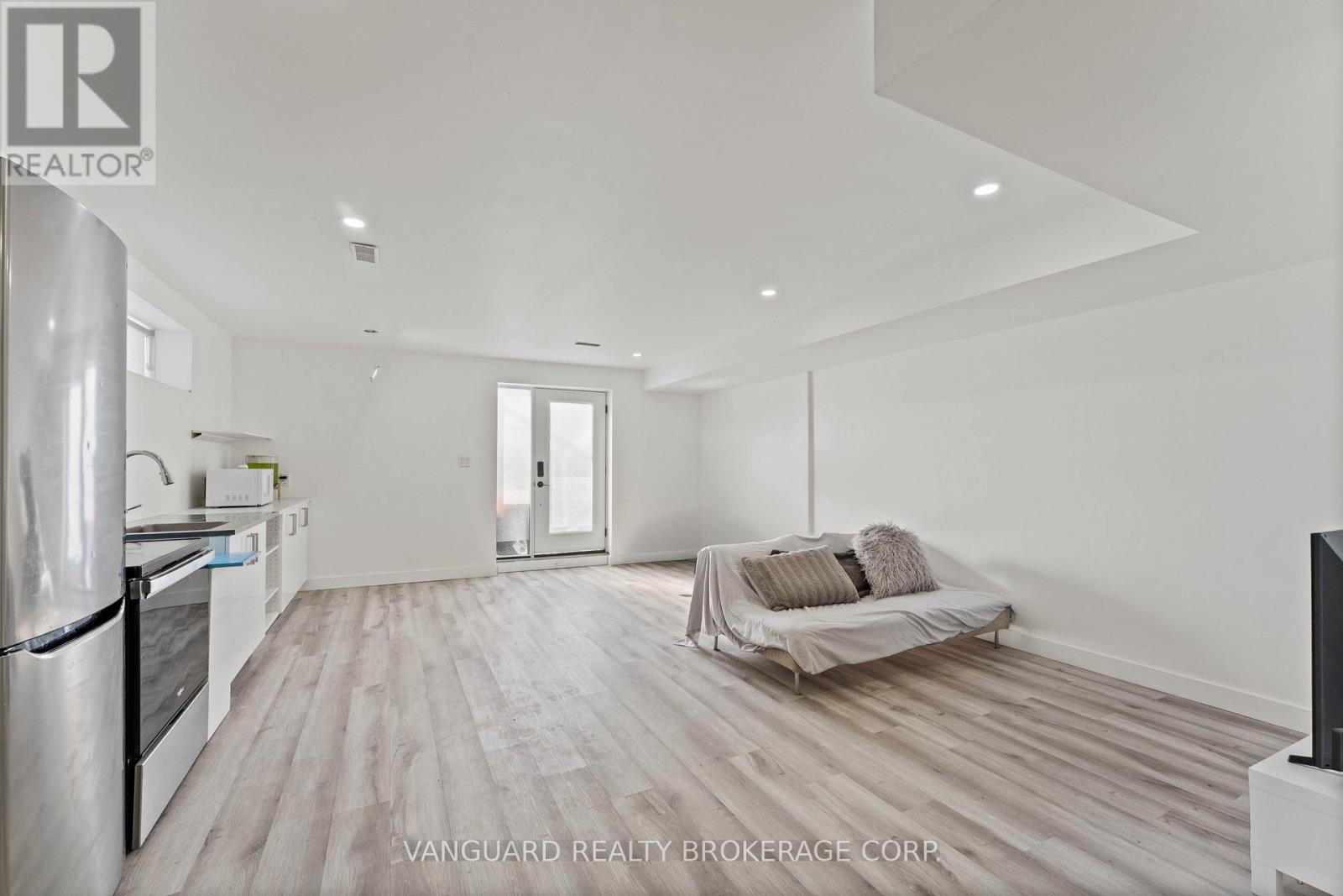 410 Maybank Avenue, Toronto, Ontario  M6N 3S8 - Photo 43 - W12762196