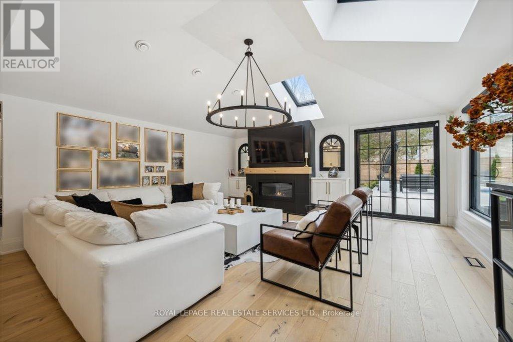 169 Oakes Drive, Mississauga, Ontario  L5G 3M2 - Photo 14 - W12762228