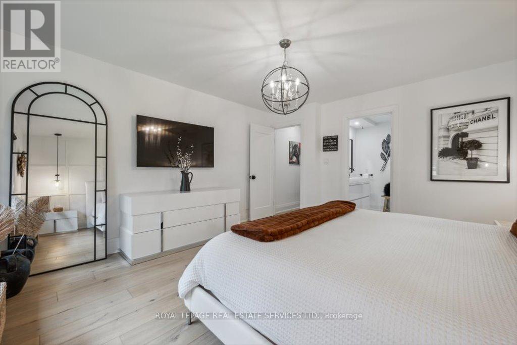 169 Oakes Drive, Mississauga, Ontario  L5G 3M2 - Photo 21 - W12762228