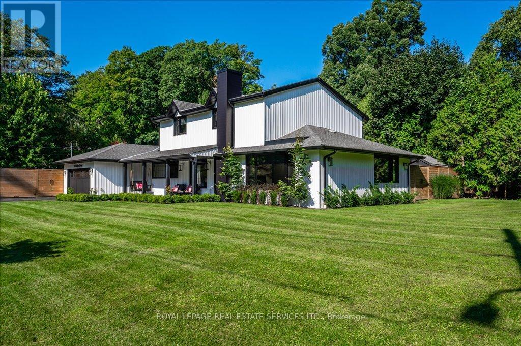 169 Oakes Drive, Mississauga, Ontario  L5G 3M2 - Photo 3 - W12762228