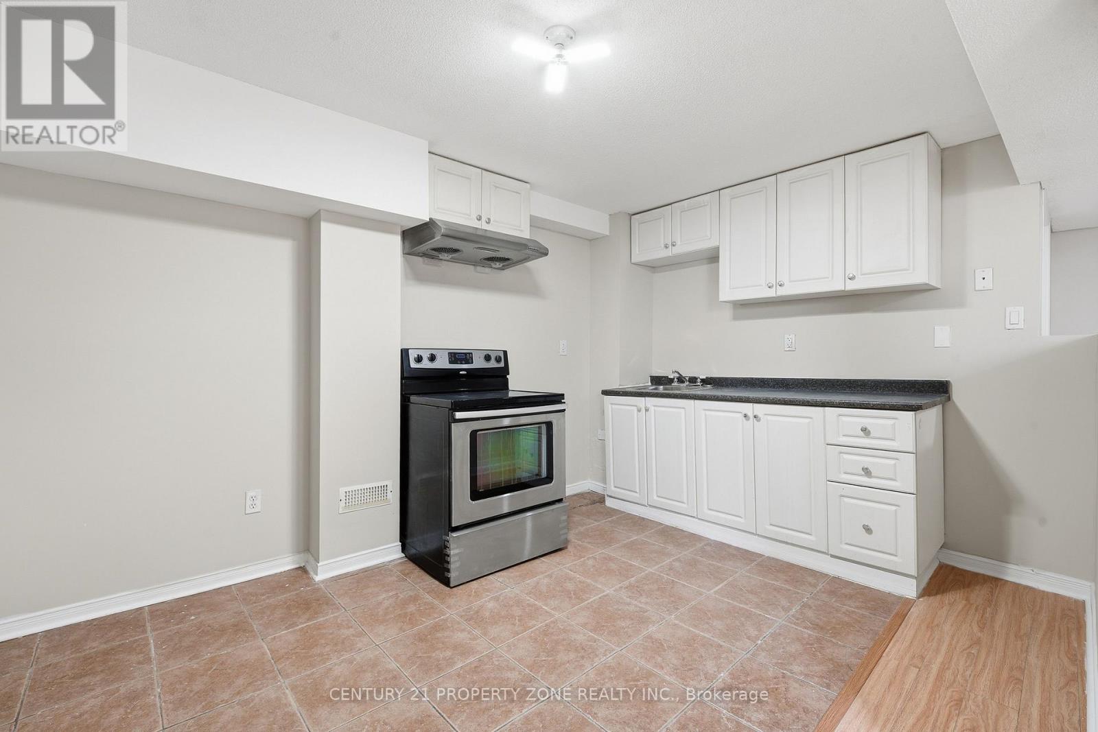 Bsmt - 50 Commodore Drive, Brampton, Ontario  L6X 0S7 - Photo 5 - W12762254