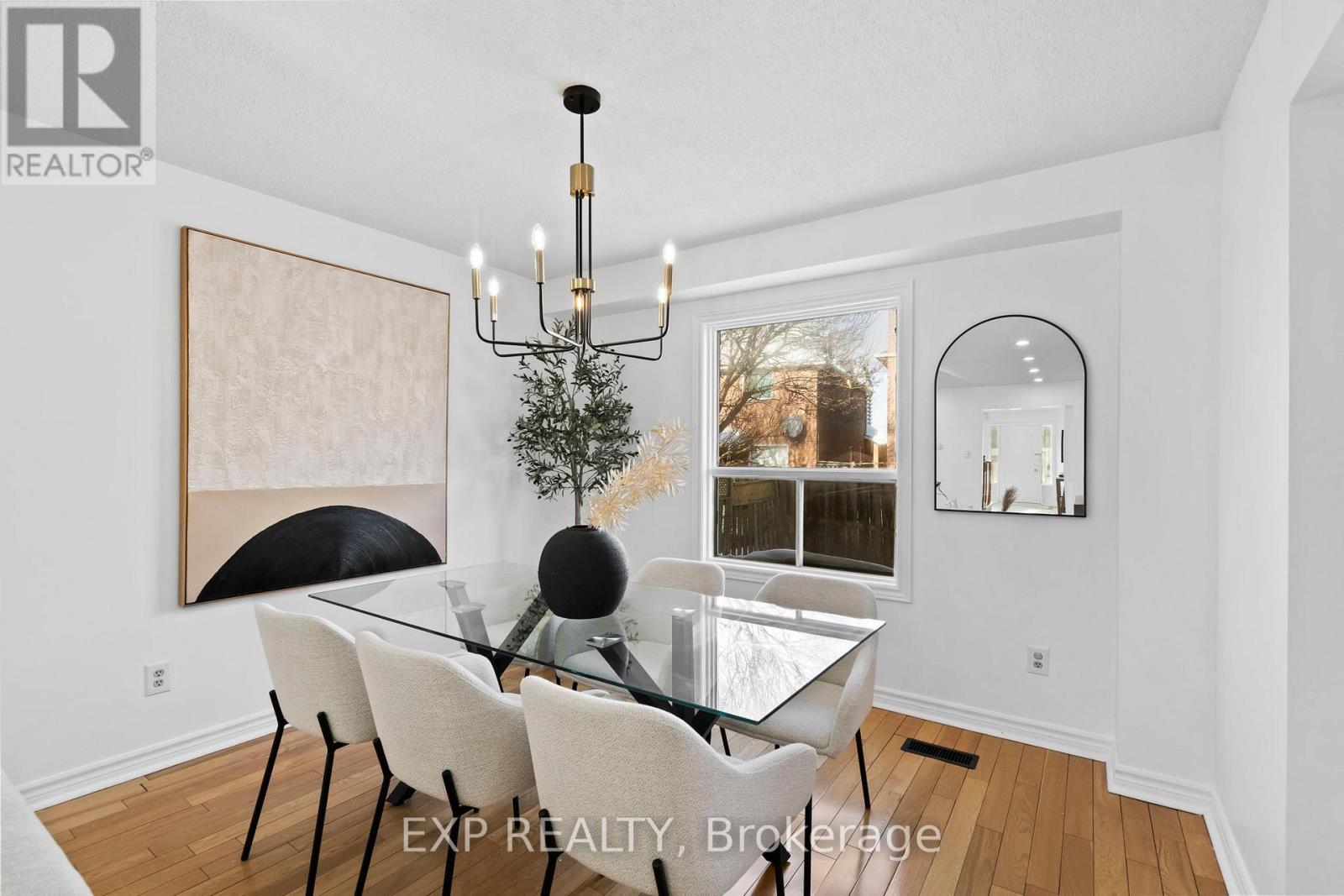 5029 Willowood Drive, Mississauga, Ontario  L5R 3R5 - Photo 10 - W12762264