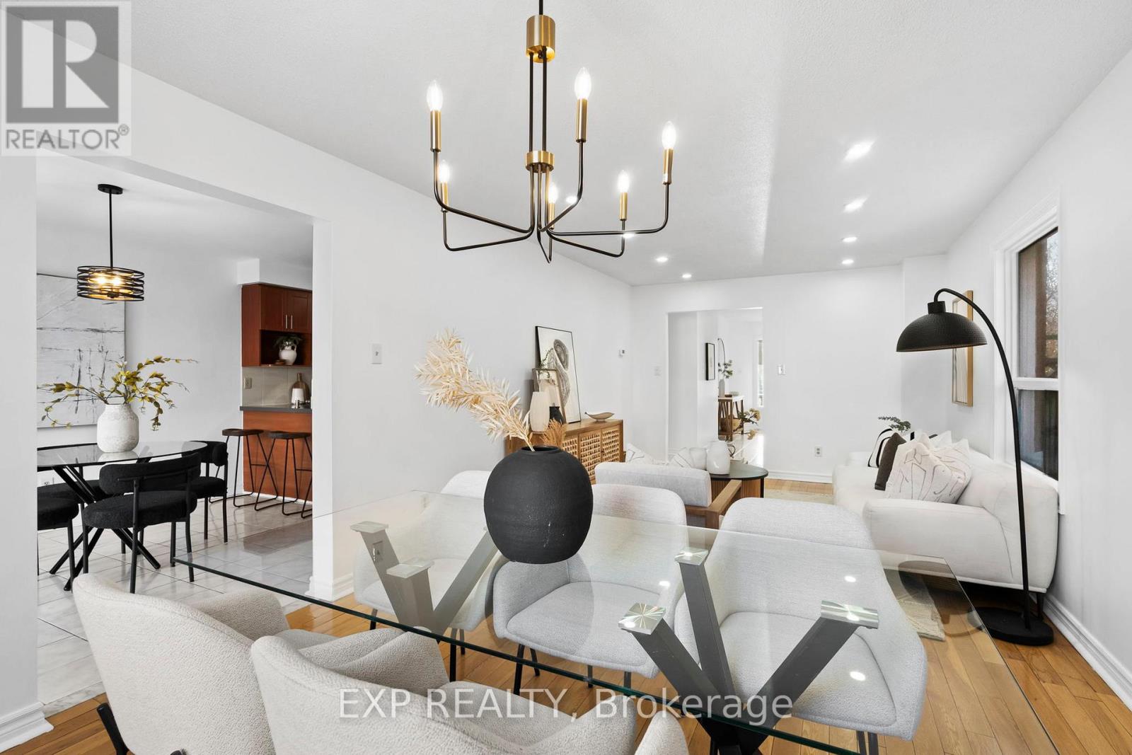 5029 Willowood Drive, Mississauga, Ontario  L5R 3R5 - Photo 11 - W12762264