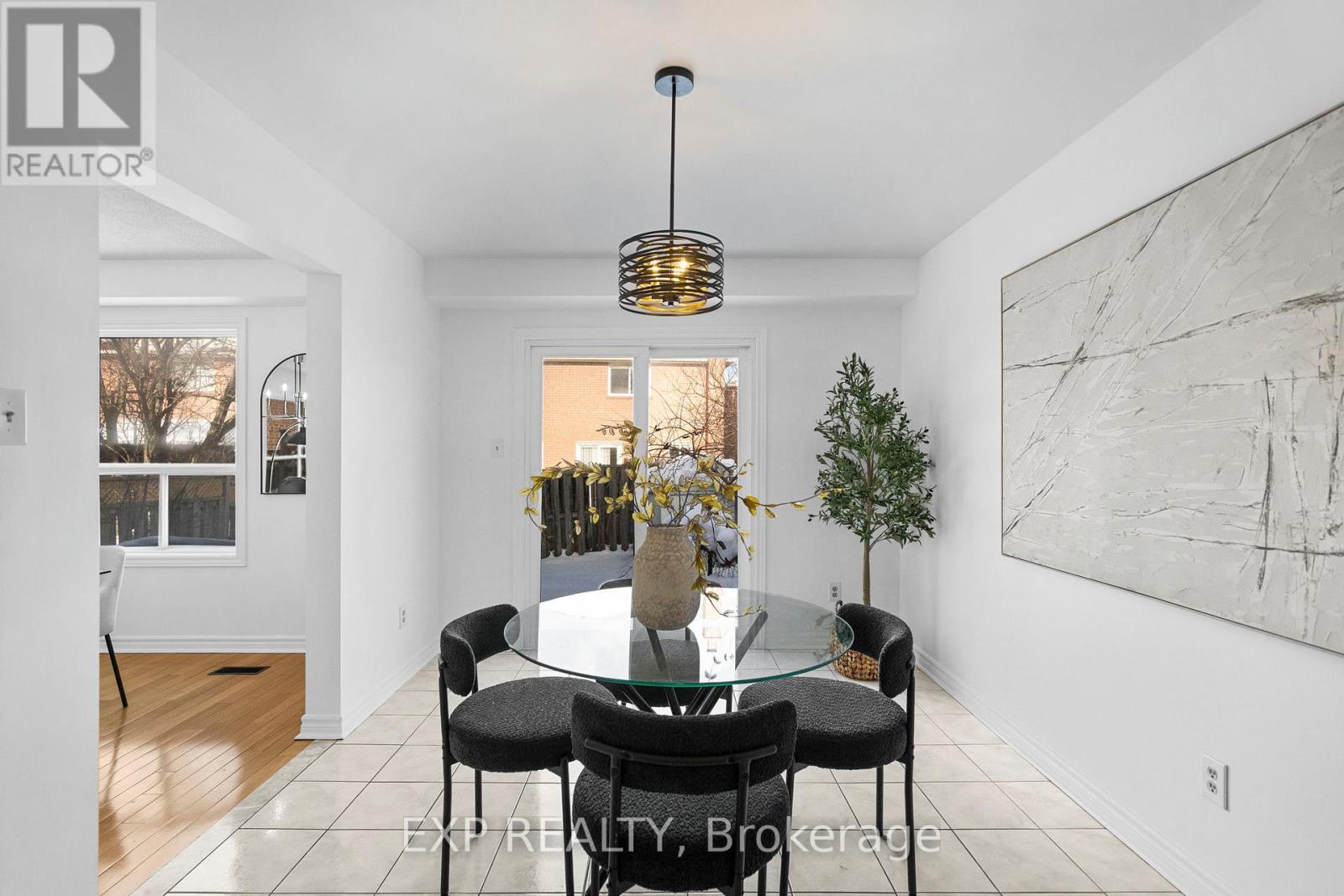 5029 Willowood Drive, Mississauga, Ontario  L5R 3R5 - Photo 12 - W12762264