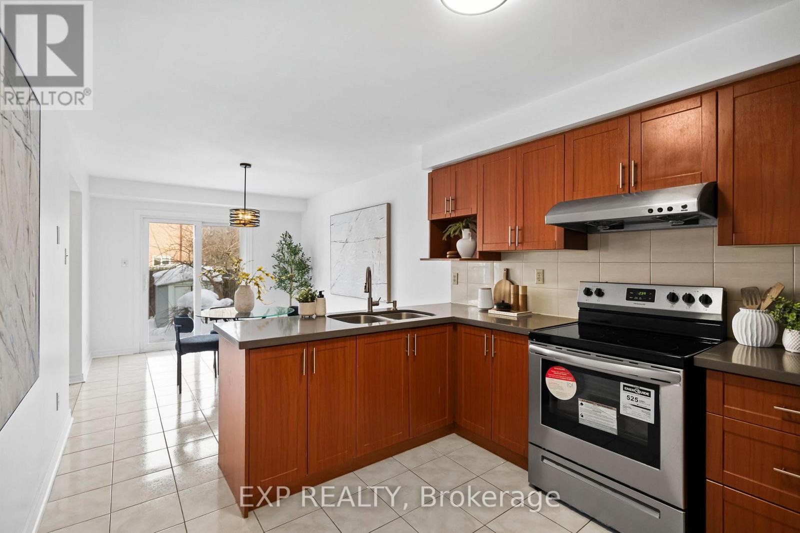 5029 Willowood Drive, Mississauga, Ontario  L5R 3R5 - Photo 14 - W12762264