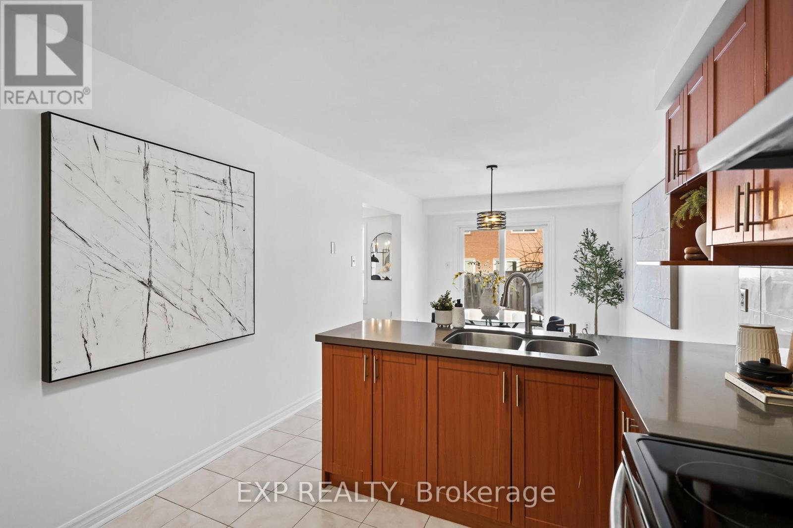 5029 Willowood Drive, Mississauga, Ontario  L5R 3R5 - Photo 15 - W12762264