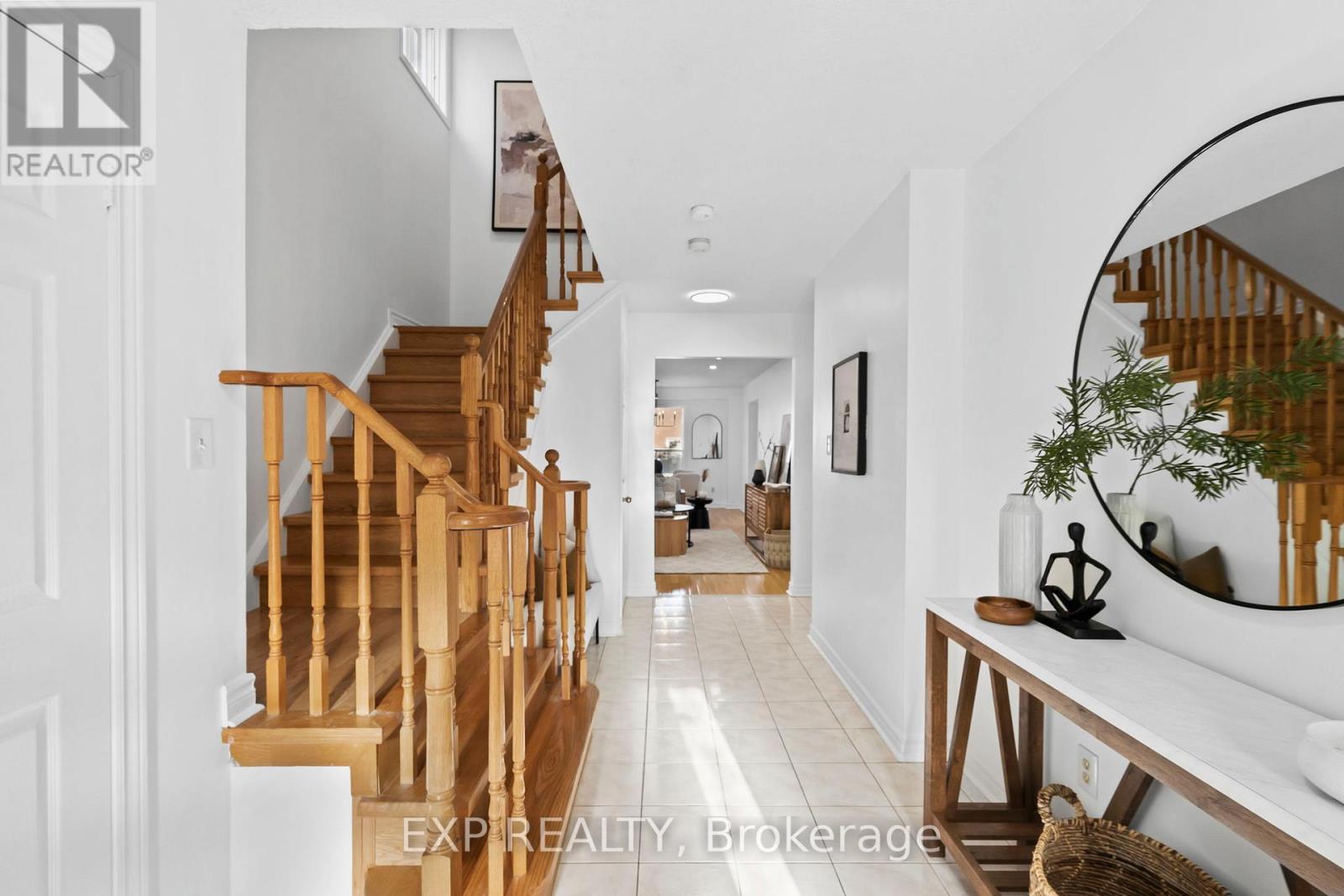 5029 Willowood Drive, Mississauga, Ontario  L5R 3R5 - Photo 6 - W12762264