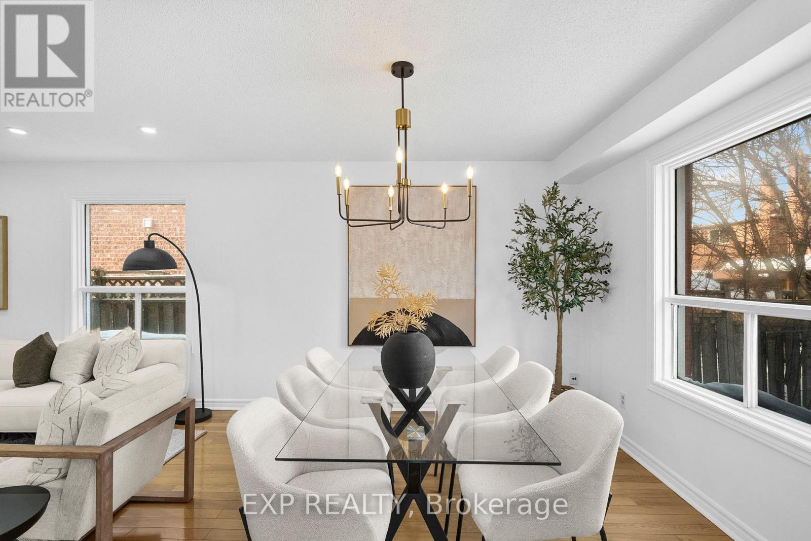 5029 Willowood Drive, Mississauga, Ontario  L5R 3R5 - Photo 8 - W12762264