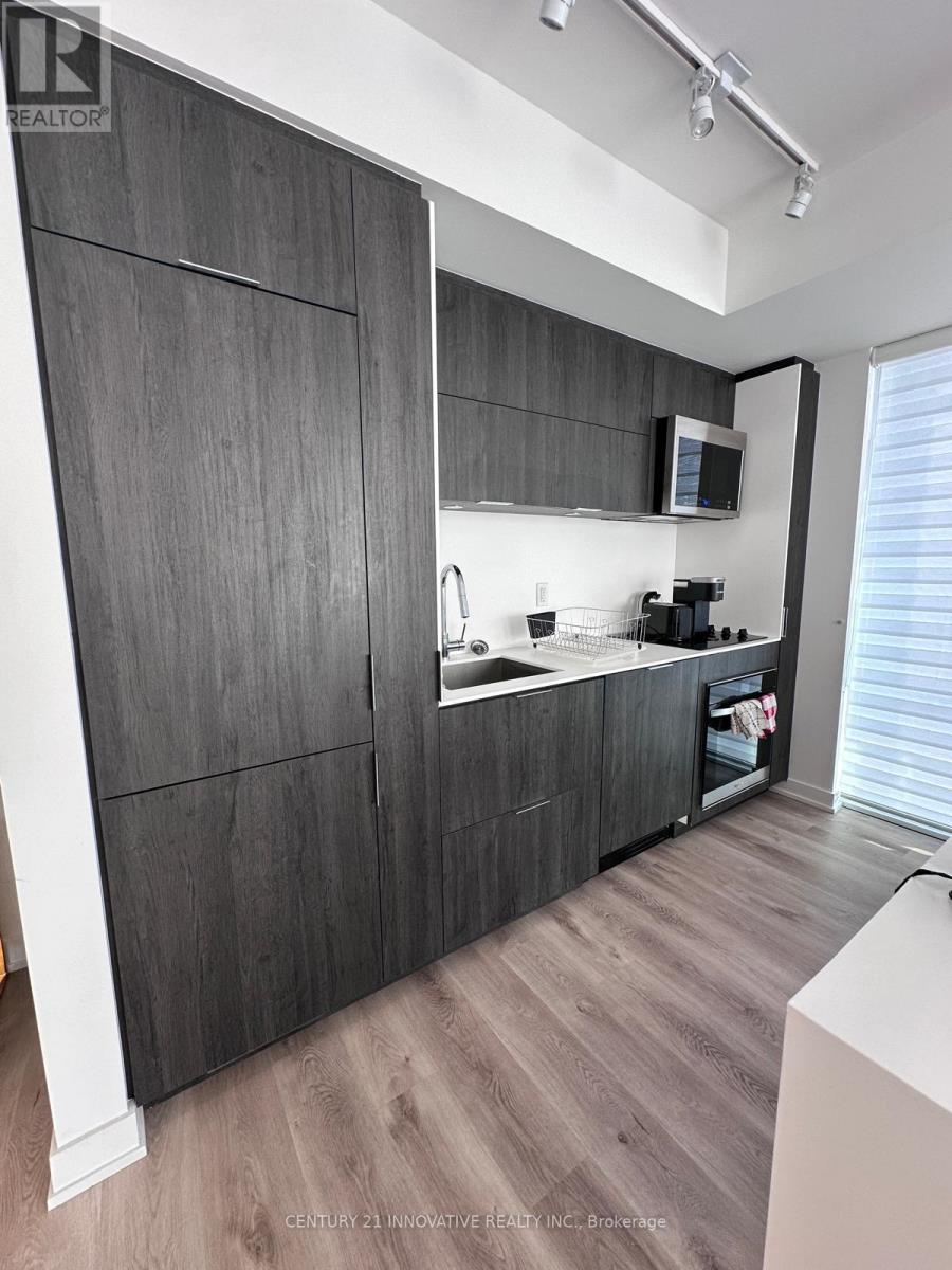 #1710 - 370 Martha Street, Burlington, Ontario  L7R 0G9 - Photo 5 - W12762282