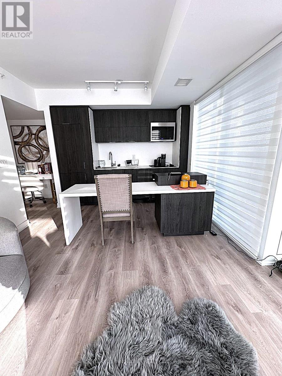 #1710 - 370 Martha Street, Burlington, Ontario  L7R 0G9 - Photo 6 - W12762282