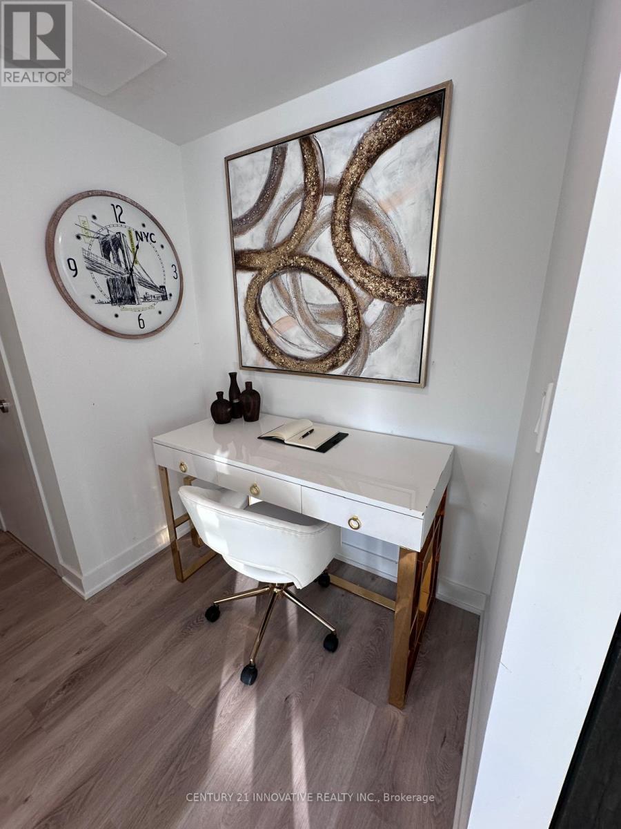 #1710 - 370 Martha Street, Burlington, Ontario  L7R 0G9 - Photo 7 - W12762282