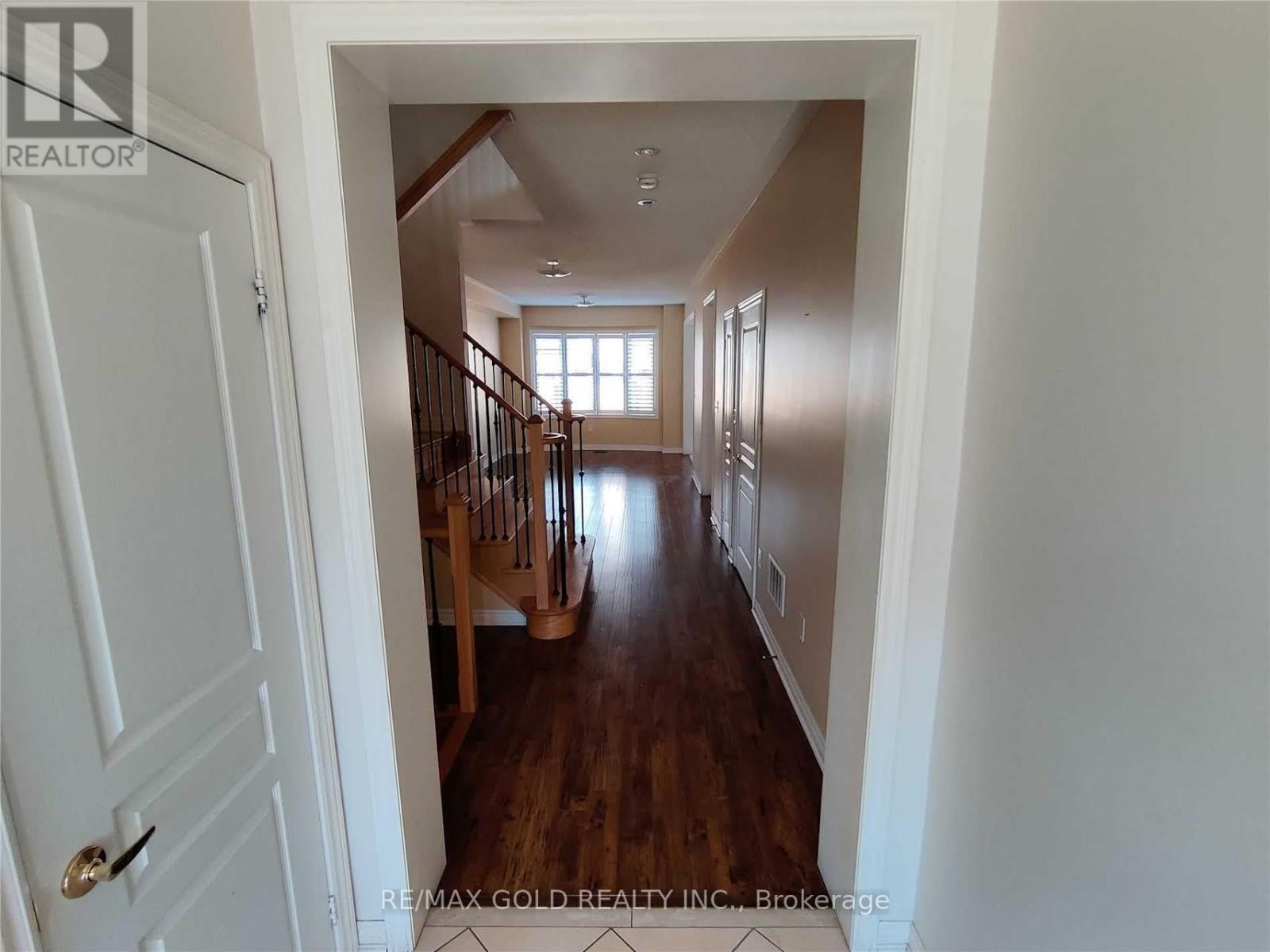 6 Antoine Street, Brampton, Ontario  L7A 0G4 - Photo 2 - W12762284