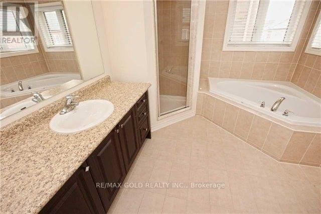 6 Antoine Street, Brampton, Ontario  L7A 0G4 - Photo 8 - W12762284