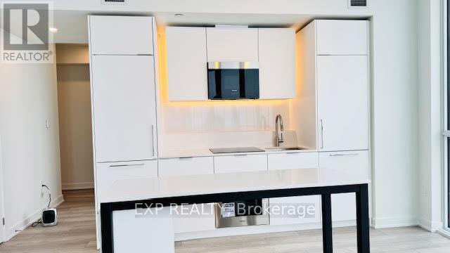 1211 - 1 Fairview Road E, Mississauga, Ontario  L5A 4C6 - Photo 11 - W12762342