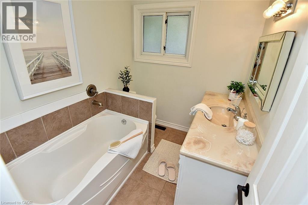 130 Delmar Drive, Hamilton, Ontario  L9C 1J9 - Photo 27 - 40803291