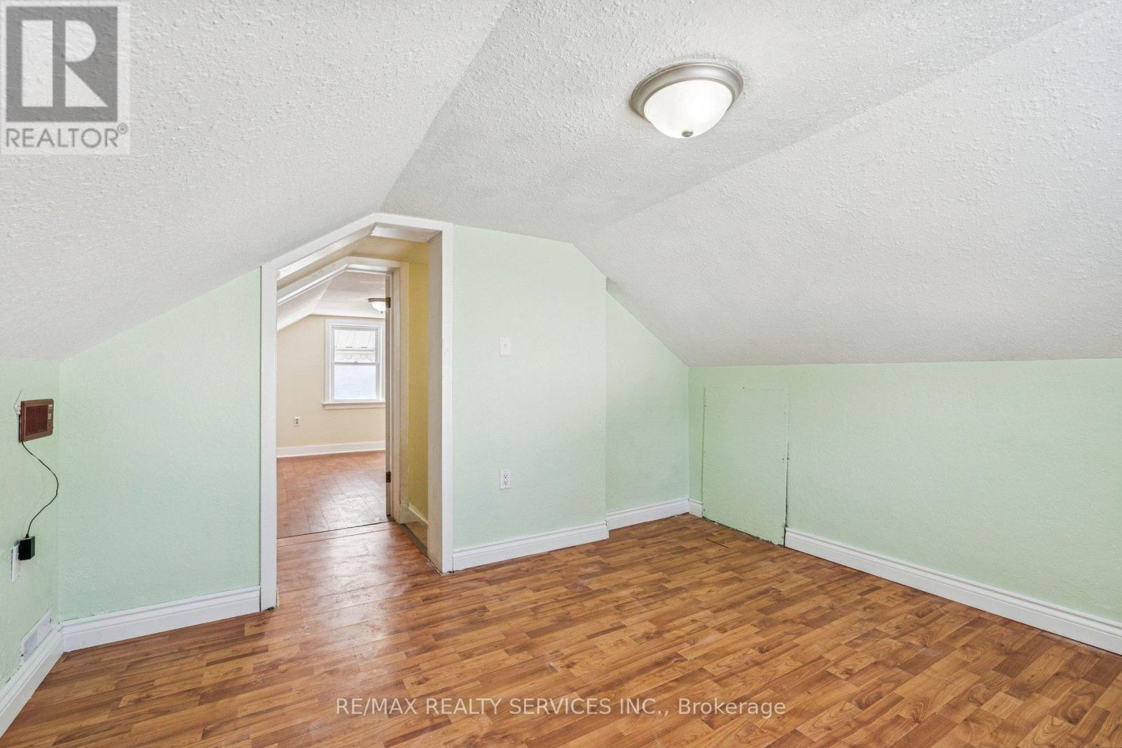 4120 Wellington Street, Niagara Falls, Ontario  L2G 6L7 - Photo 17 - X12761990