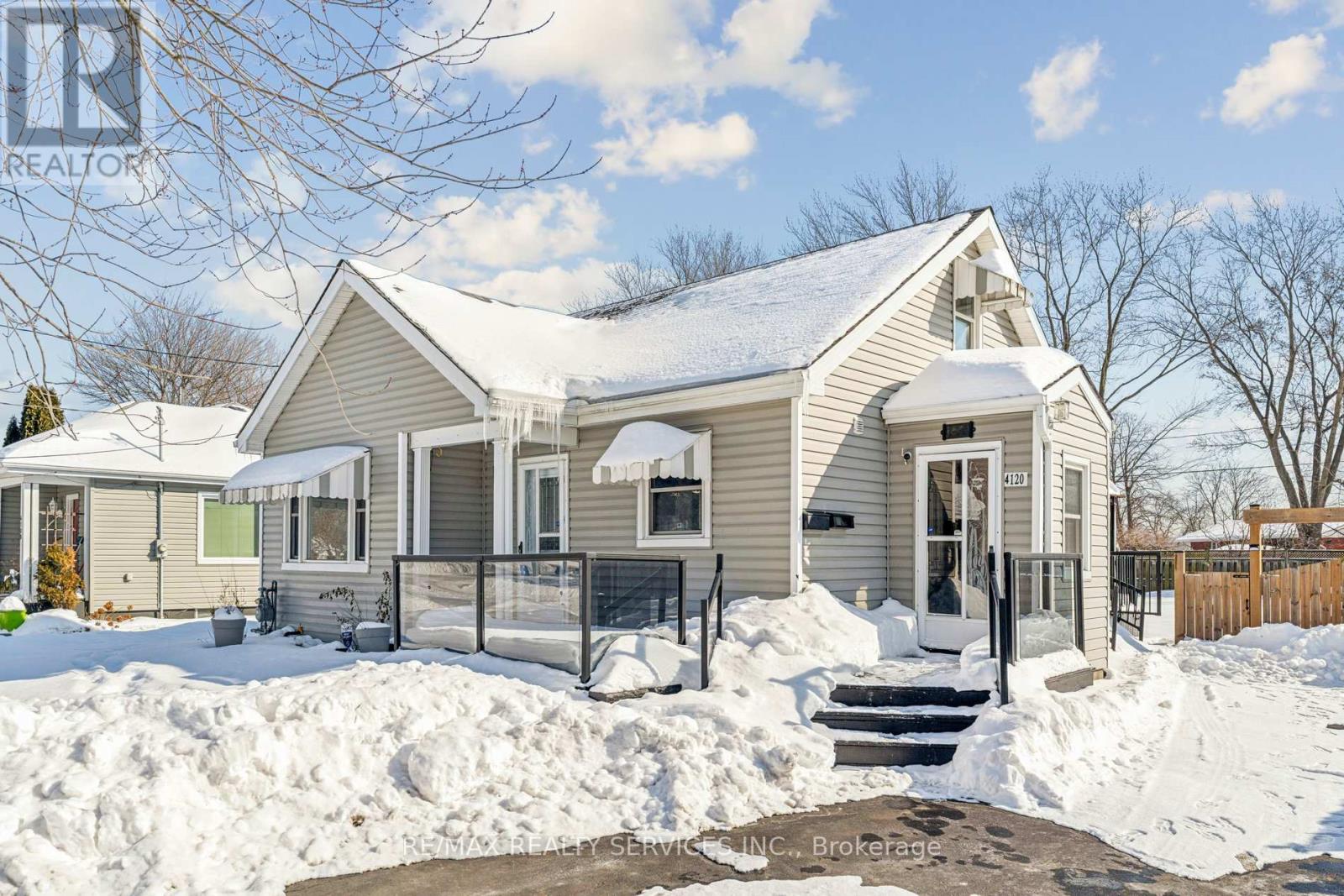 4120 Wellington Street, Niagara Falls, Ontario  L2G 6L7 - Photo 4 - X12761990